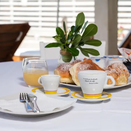 فندق مبيت وإفطار Miramare 3*